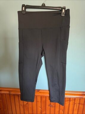 Love Black Capri Leggings with Side Pockets
